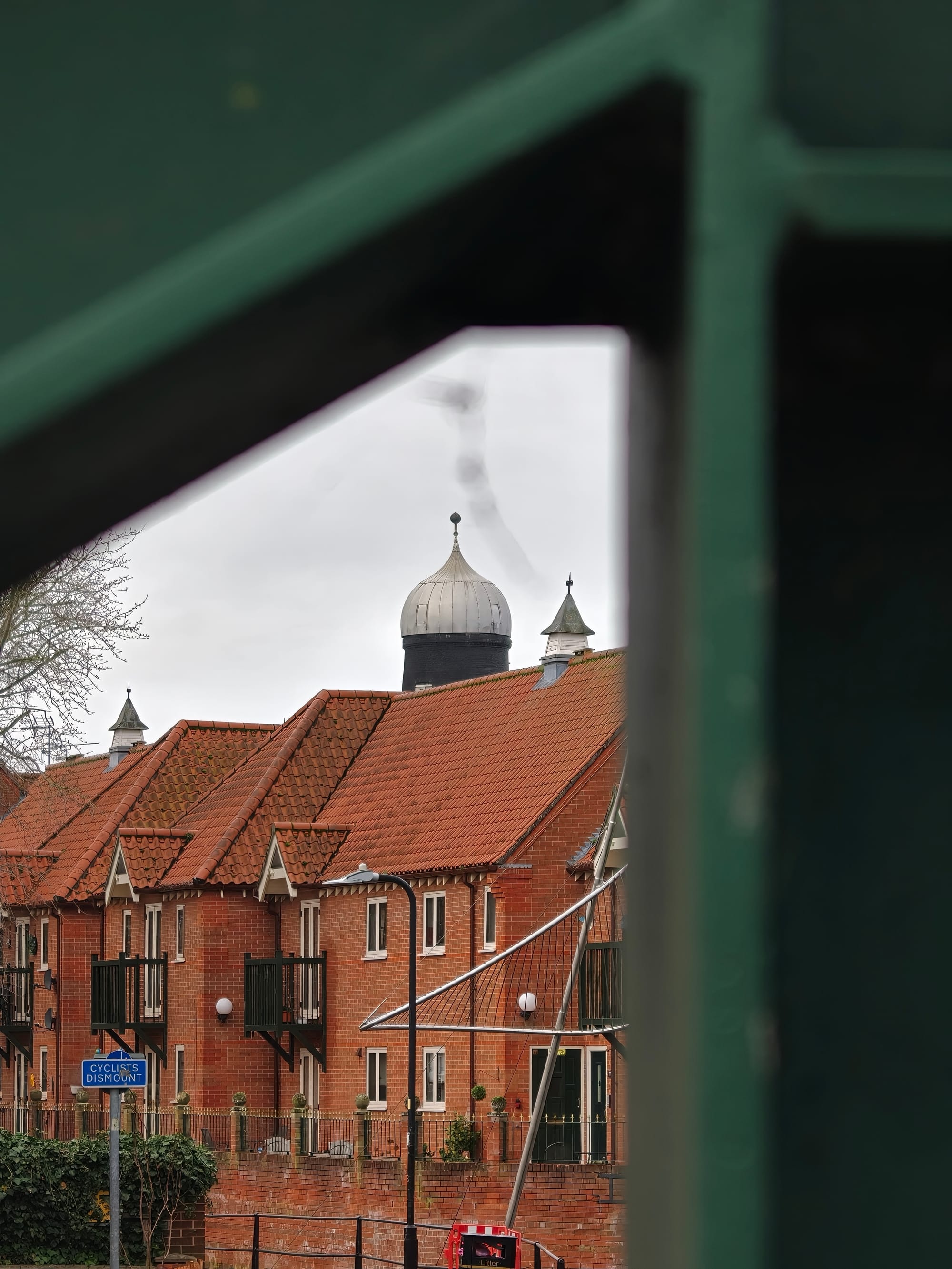 The Oppo Find X9 Pro: A Camera That Doesn't Get In The Way